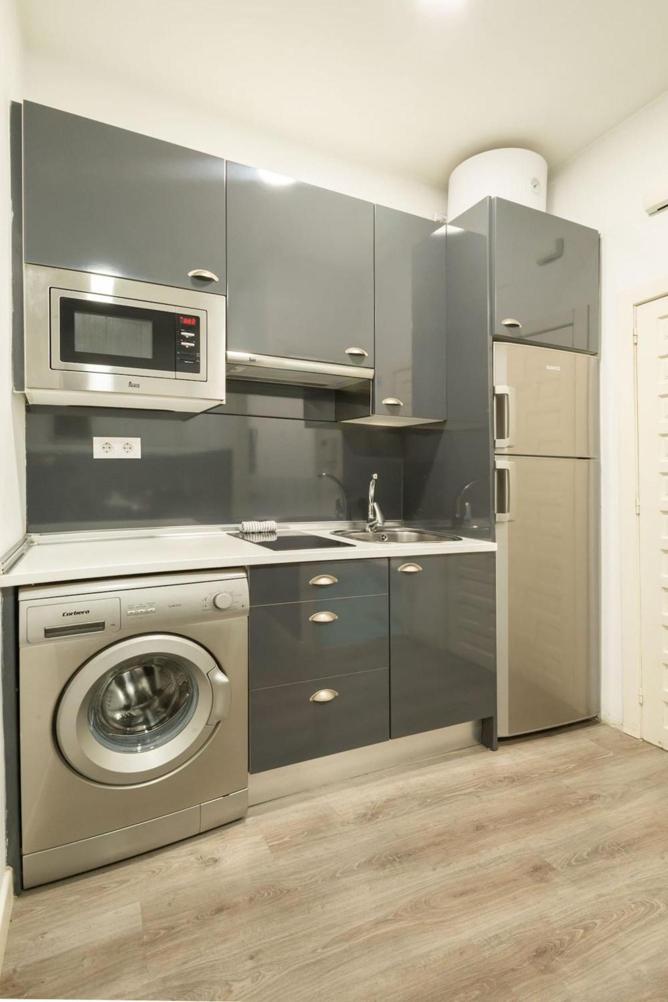 Apartamentos Day Madrid Plaza De Espana Centro Gran Via Sol Malasana 外观 照片
