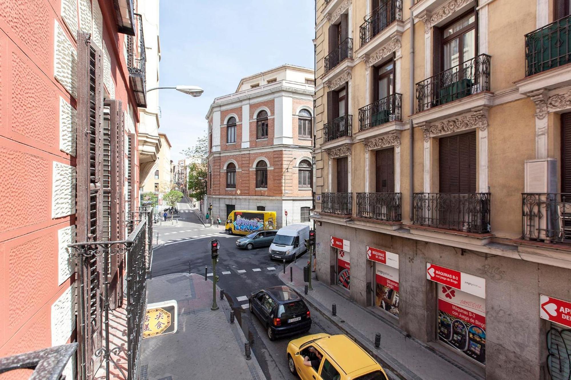 Apartamentos Day Madrid Plaza De Espana Centro Gran Via Sol Malasana 外观 照片