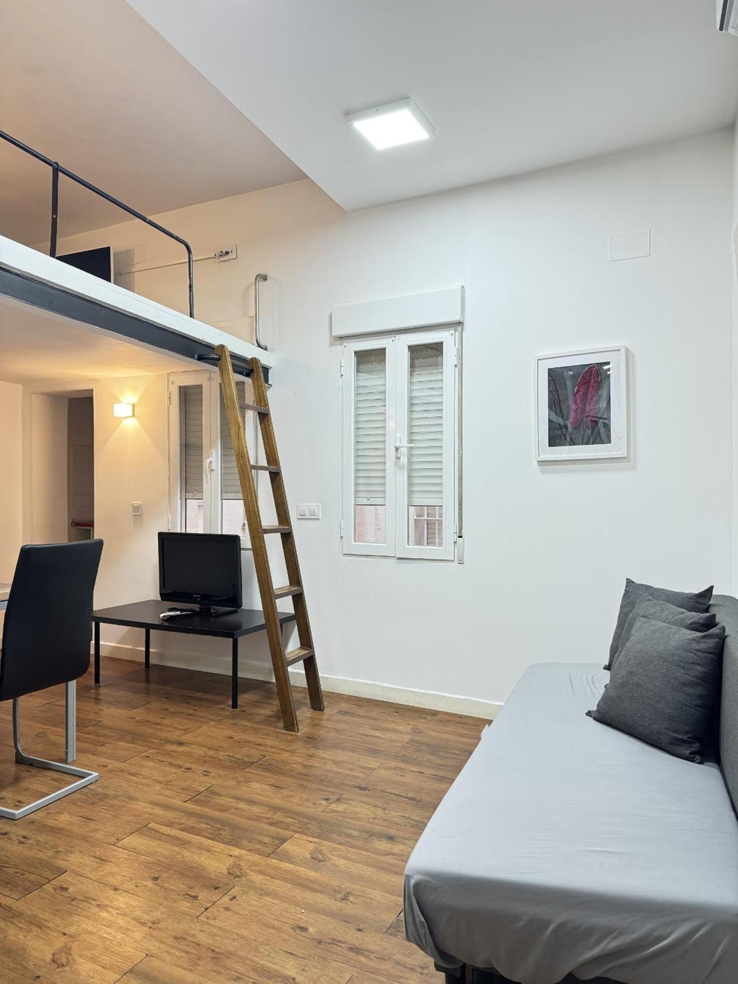 Apartamentos Day Madrid Plaza De Espana Centro Gran Via Sol Malasana 外观 照片
