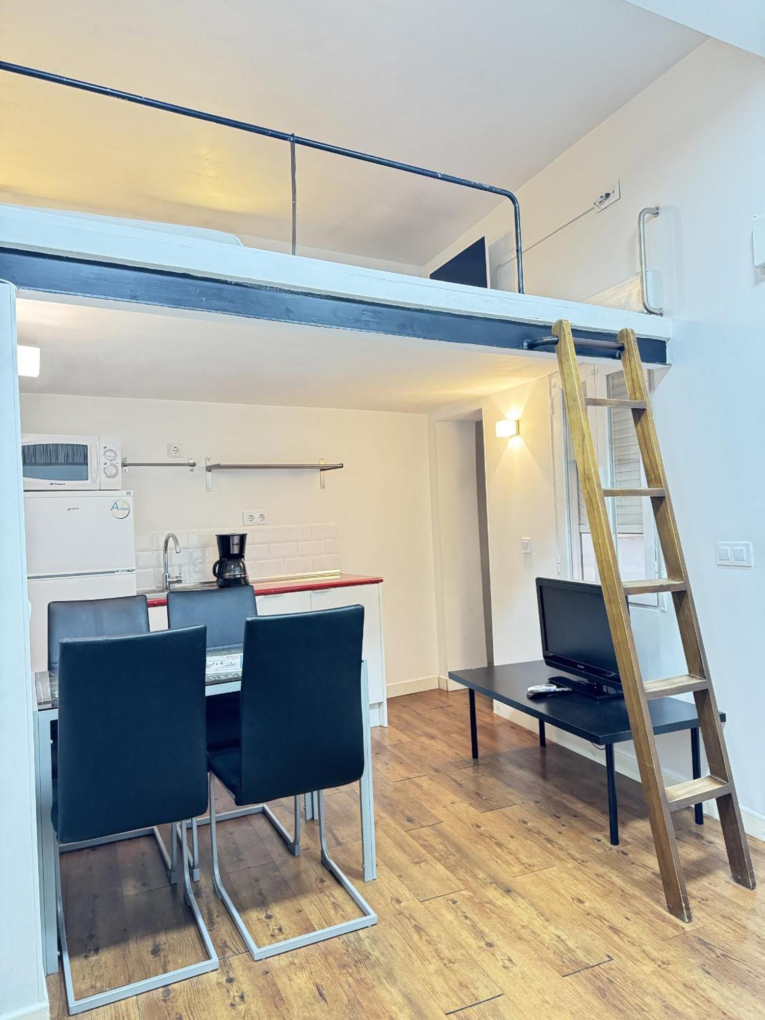 Apartamentos Day Madrid Plaza De Espana Centro Gran Via Sol Malasana 外观 照片